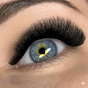 Mega volume Eye lashes extensions